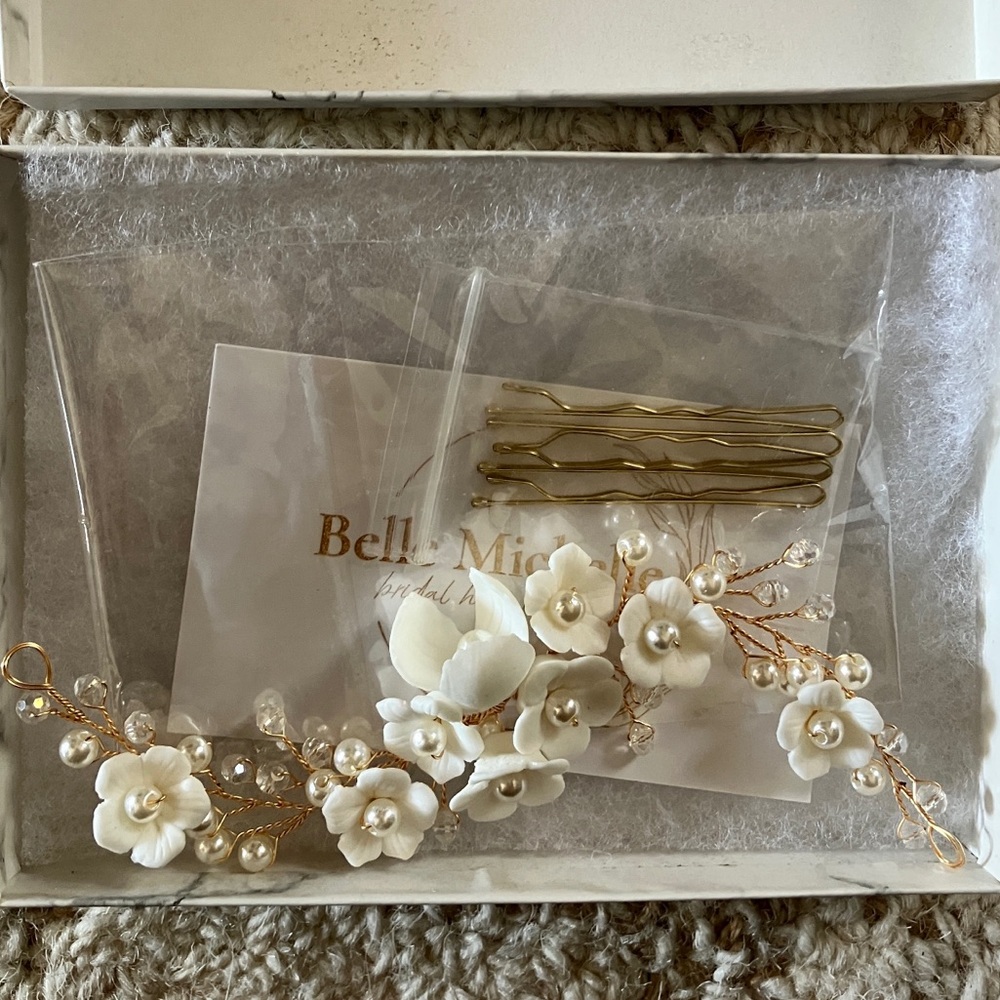 Bridal floral hair piece